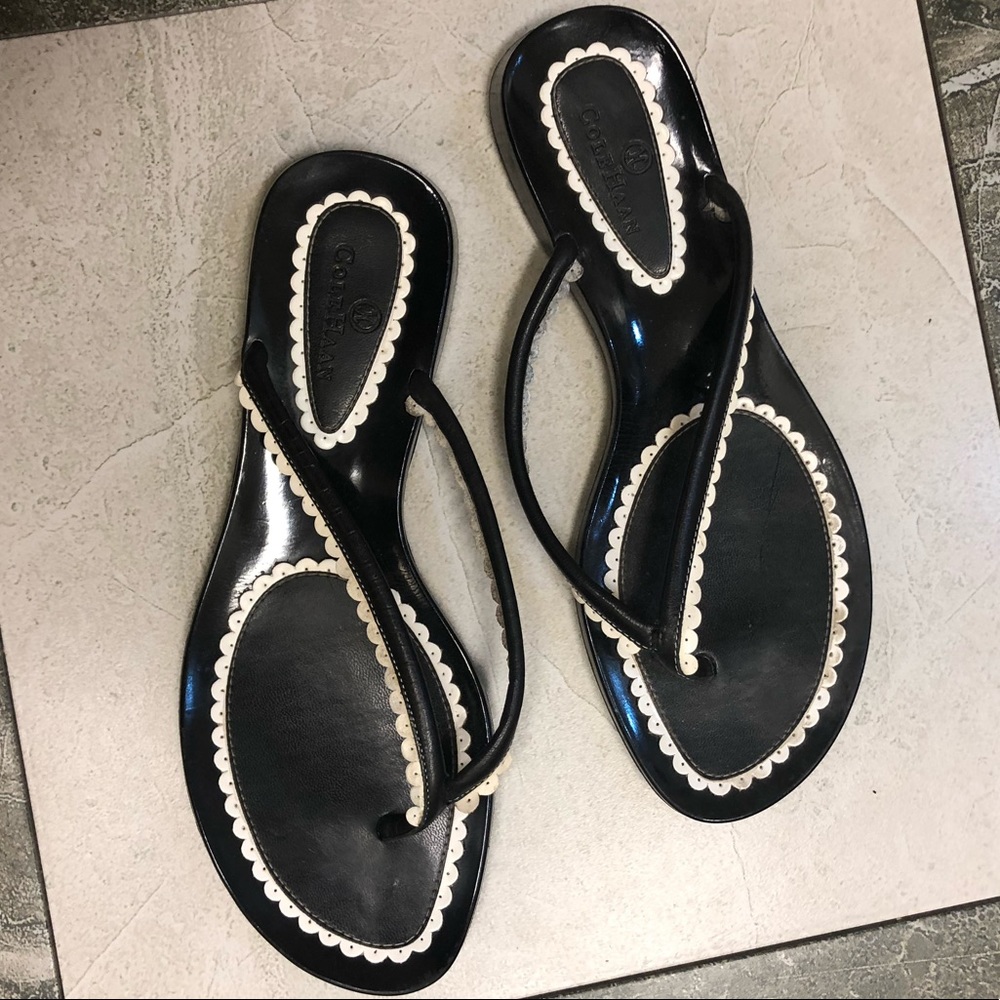 Cole Haan flip flops. Black & white. 7.5. CUTE!